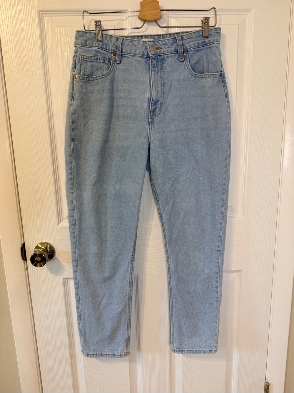 H&M Light Blue High-Rise Mom Ankle Jeans Size 12